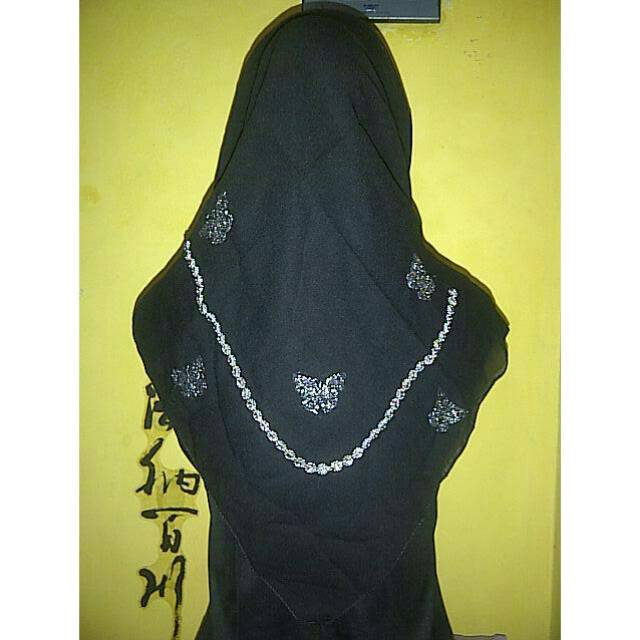 jilbab segi empat manik