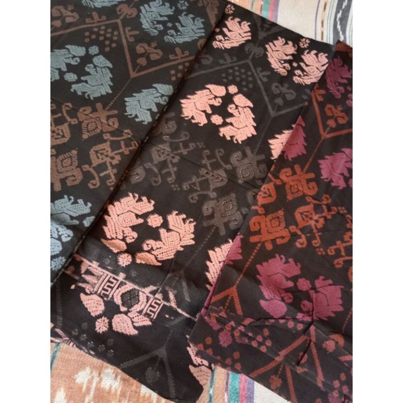 kain batik sasak Lombok motif songket