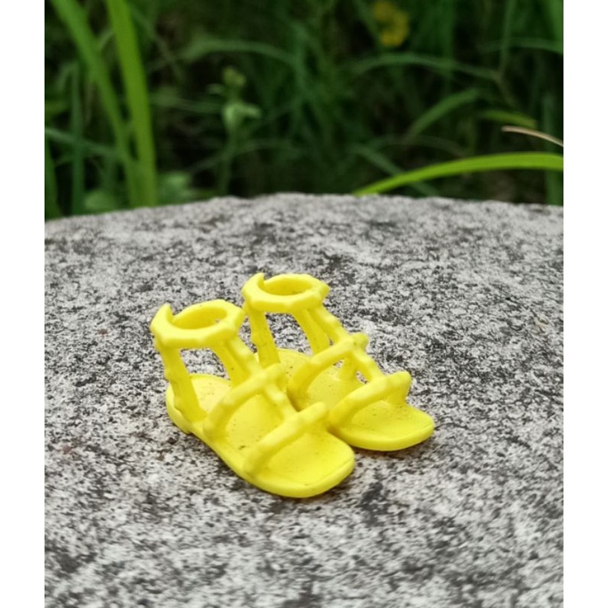 sepatu barbie varian kuning