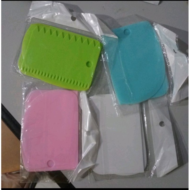 Scraper Plastik/Scraper Buttercream Alat Dekorasi Kue/Alat Pemotong Adonan Kue 3in1