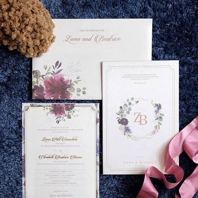 

Undangan Hardcover Kertas Jasmine 14 x 21 cm