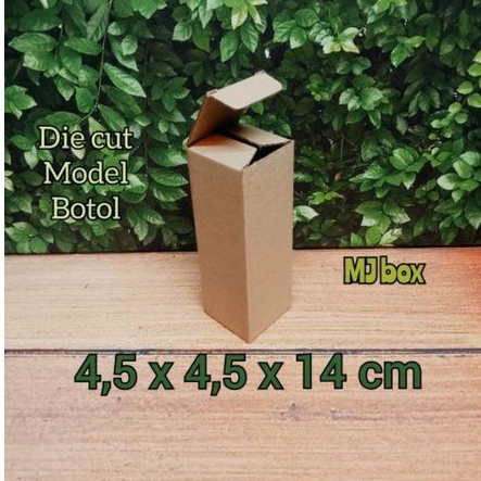 

kardus karton uk, 4,5x4,5x14 cm.. box currageted die cut. untuk packing botol dll.