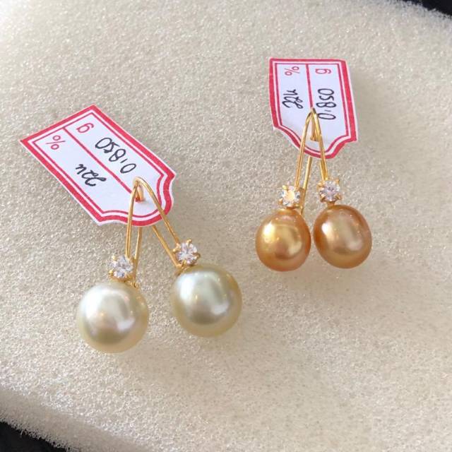 Anting emas mutiara laut