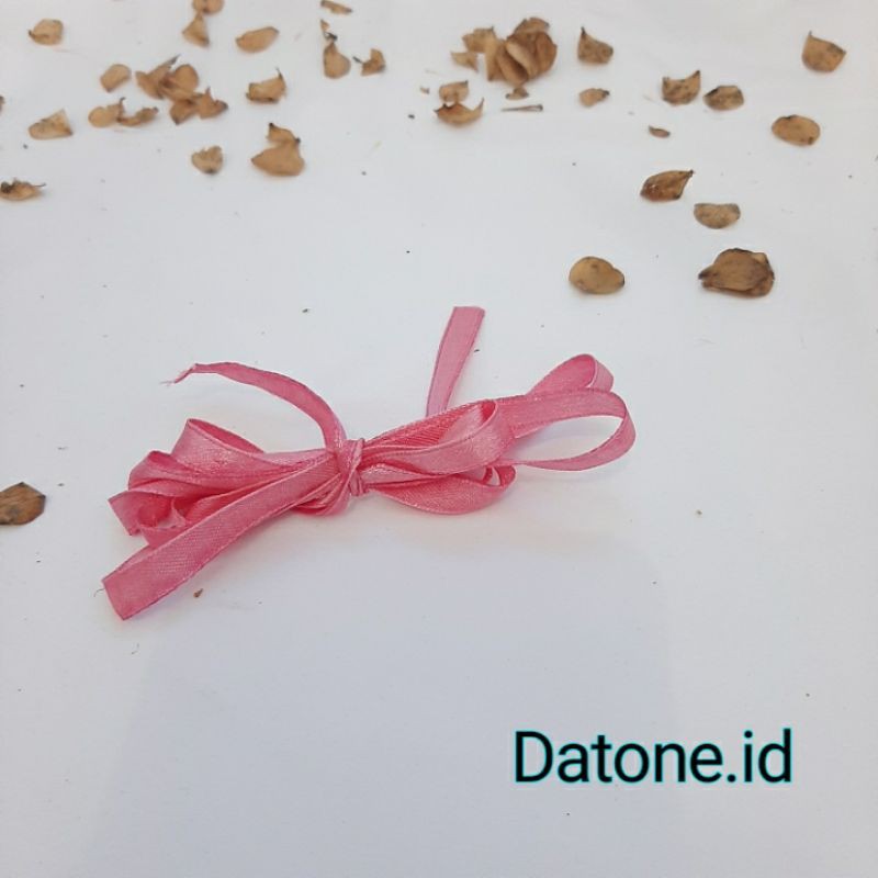 

Pita satin 0,5cm panjang 1meter