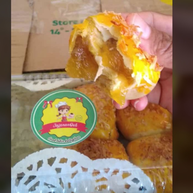 

BOLEN PISANG RASA NANAS TERMURAHH