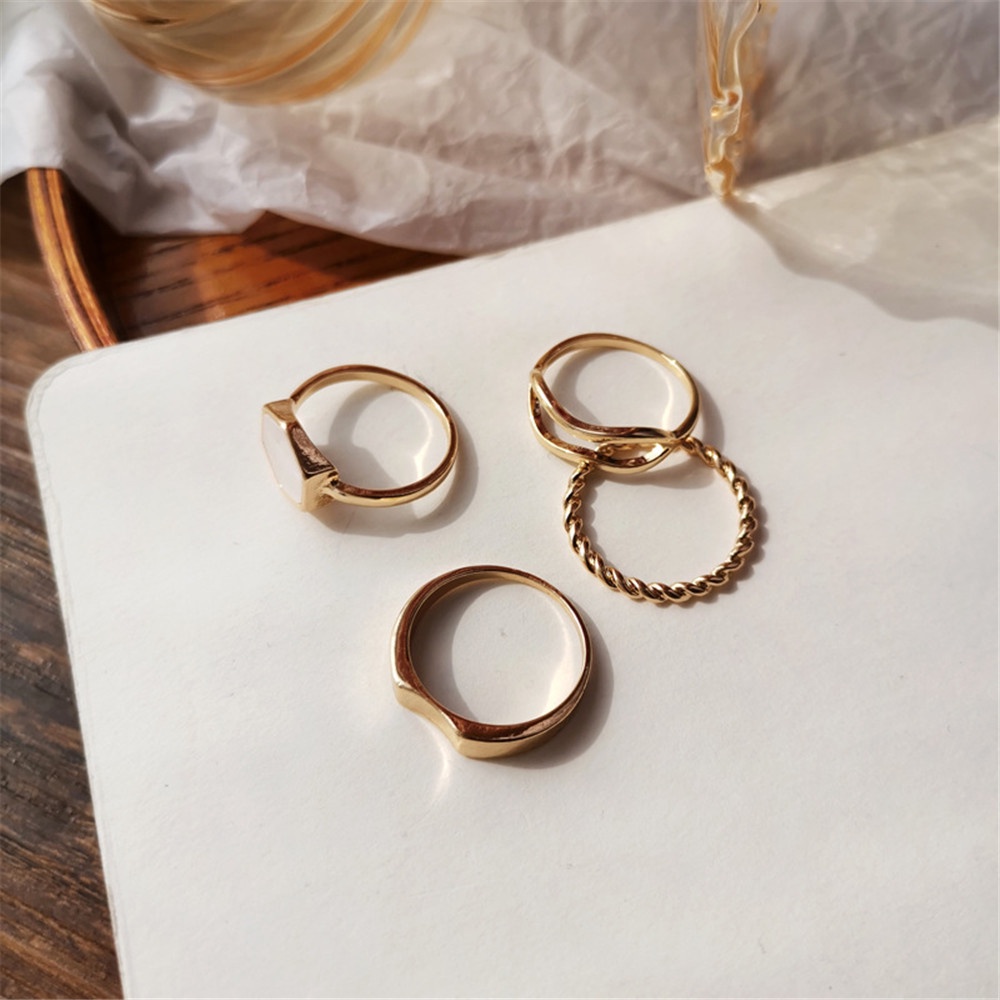 4 pcs Set INS Korea Sederhana Cincin Emas Empat potong untuk Wanita