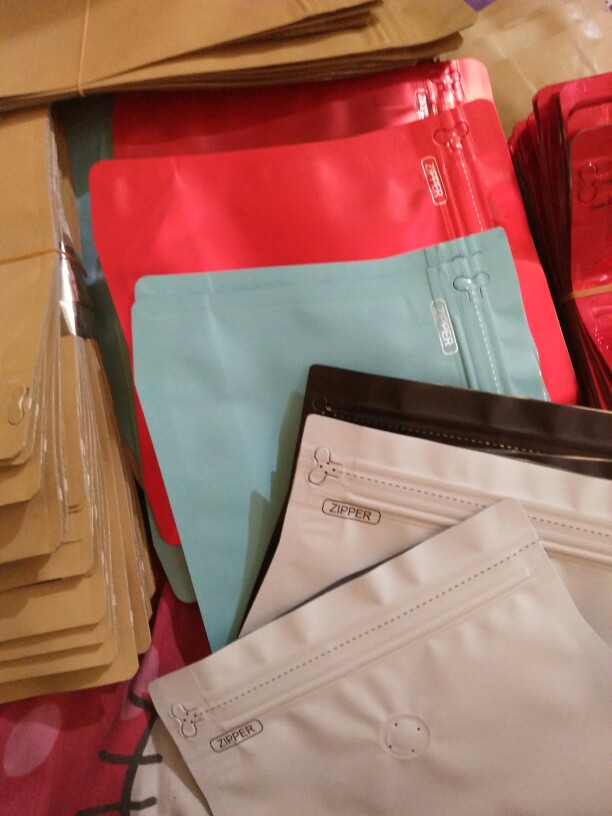 500zv Standing Pouch + Valve + Zip Alu Foil 250 G Roasted Bean Packing