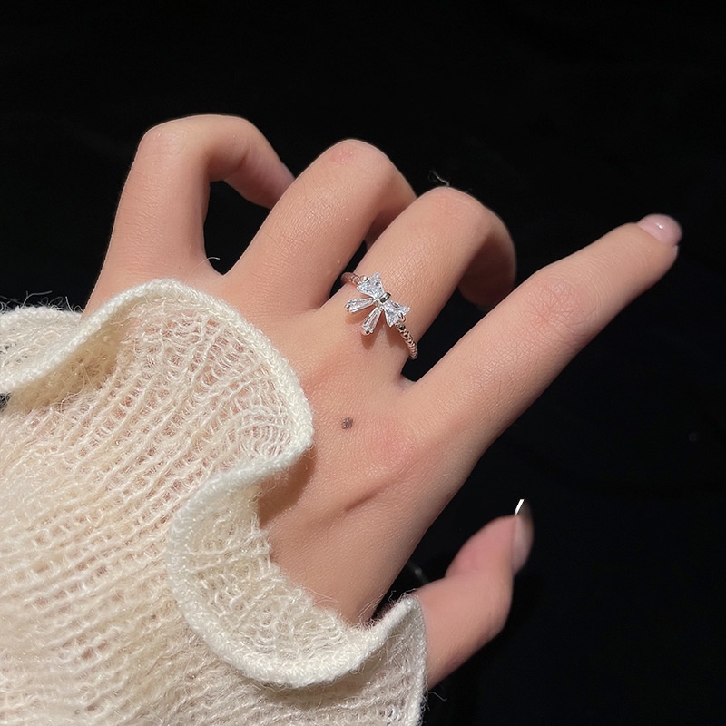 Cincin Model Terbuka Bahan 925 Silver Desain Pita Hias Kristalberlian Imitasi Adjustable Untuk Wanita