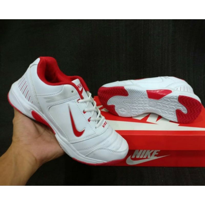 sepatu nike tennis