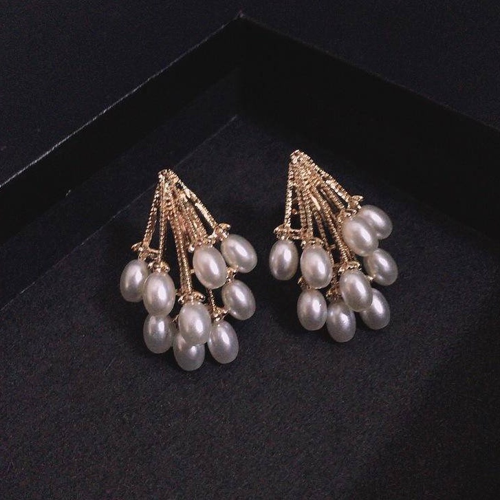 Anting Klip Lapis Emas Aksen Mutiara Untuk Wanita