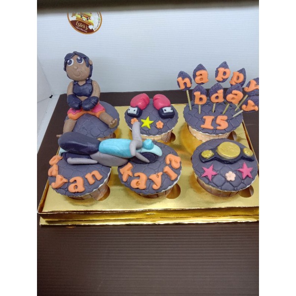 

cupcake karakter/cupcake Semarang/cupcake custom semarang