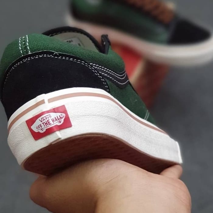 SEPATU VANS OLDSKOOL PREMIUM SNEAKERS OLDSCHOOL PRIA WANITA model terbaru kekinian 2021