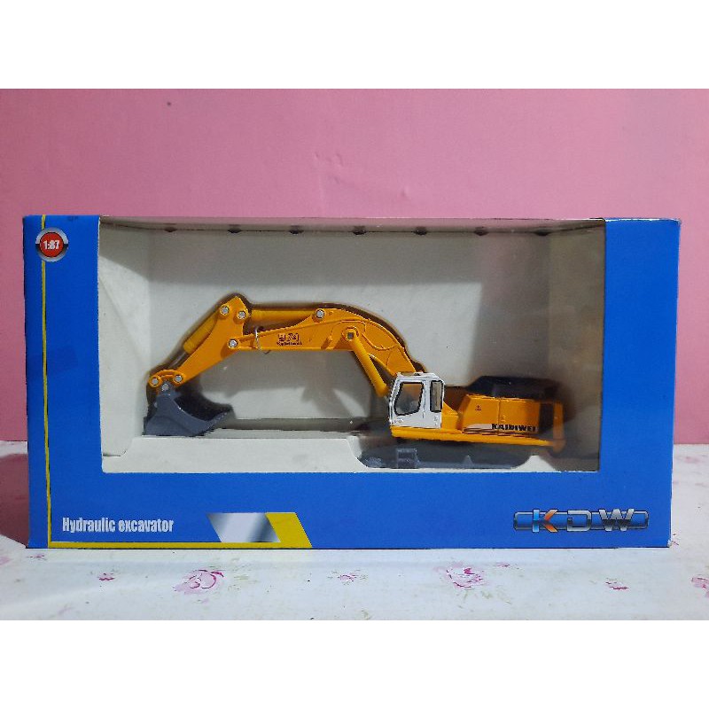 Miniatur hydraulic excavator