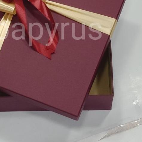 

PAPYRUS 30x30 Tinggi 10cm Kotak Kado Gift Box Hadiah KOTA KADO