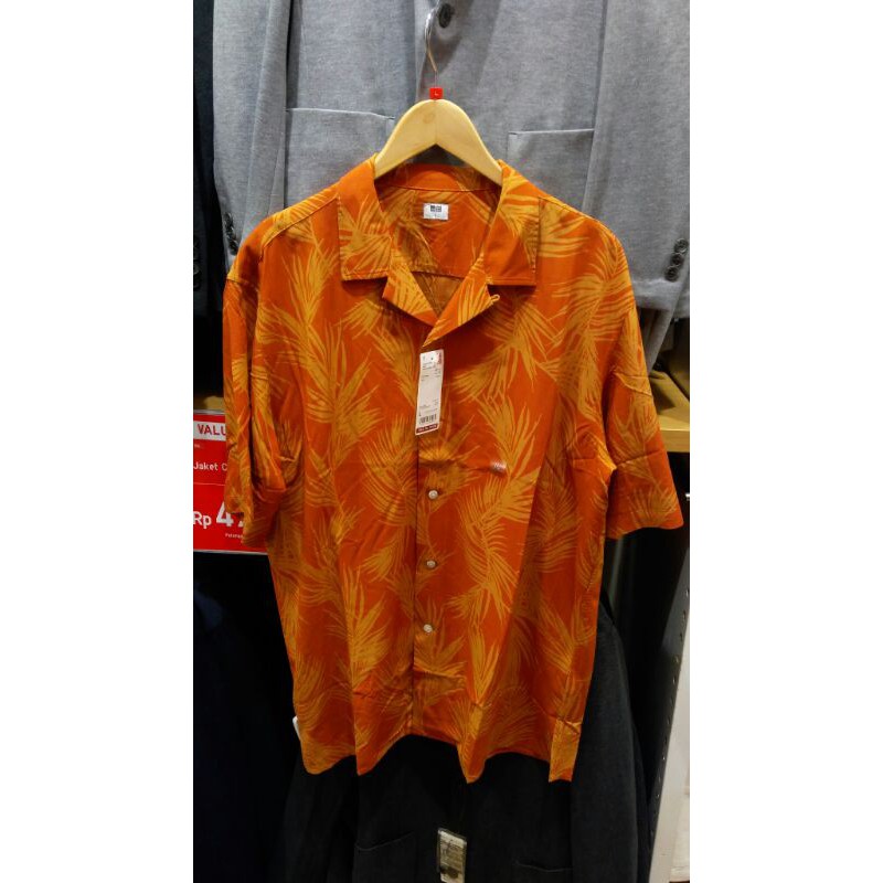 Uniqlo kemeja pria sale (Sisca)