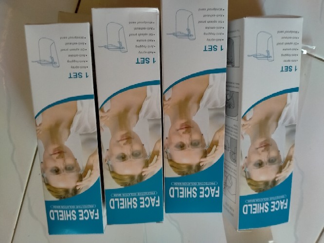 Face Shield Anti Debu Dengan Frame Warna Putih Pink Transparan Sebagai Penyangga | Rumify