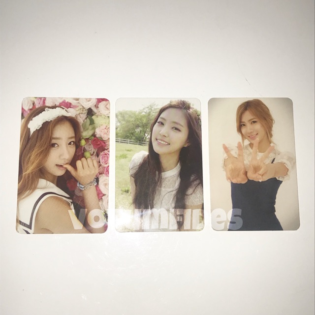 APINK SECRET GARDEN PHOTOCARD BOMI NAEUN HAYOUNG