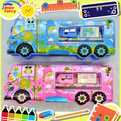 

Kotak Pensil Tutup Magnet 2 Sisi + Isi XD-9564 Bus / Tepak Pensil / Tempat Pensil / Boks Pensil / Box Pen / Pencil Case