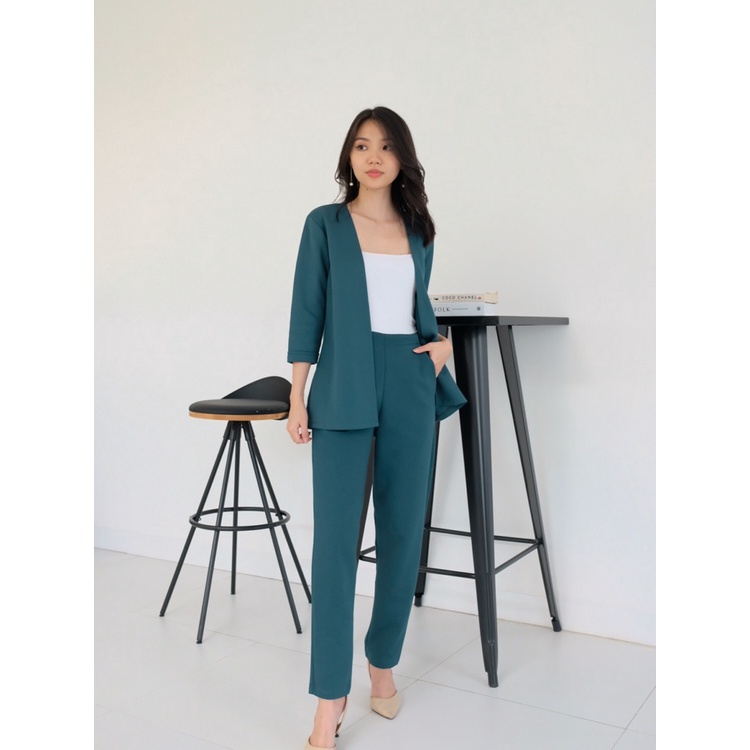 Kadaka S-0148 Set Blazer and Tapered Pants Premium Quality