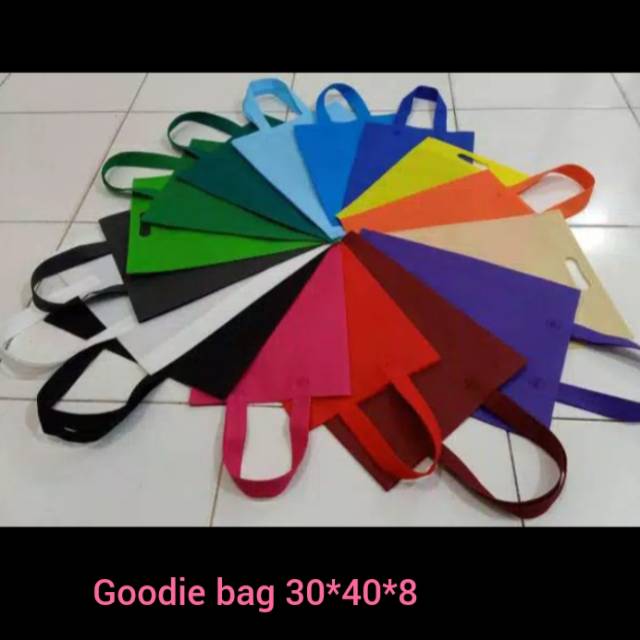 

Tas kain UK 30*40*8 - Spoundbond - tas seminar - tas sembako - goodiebag - totebag