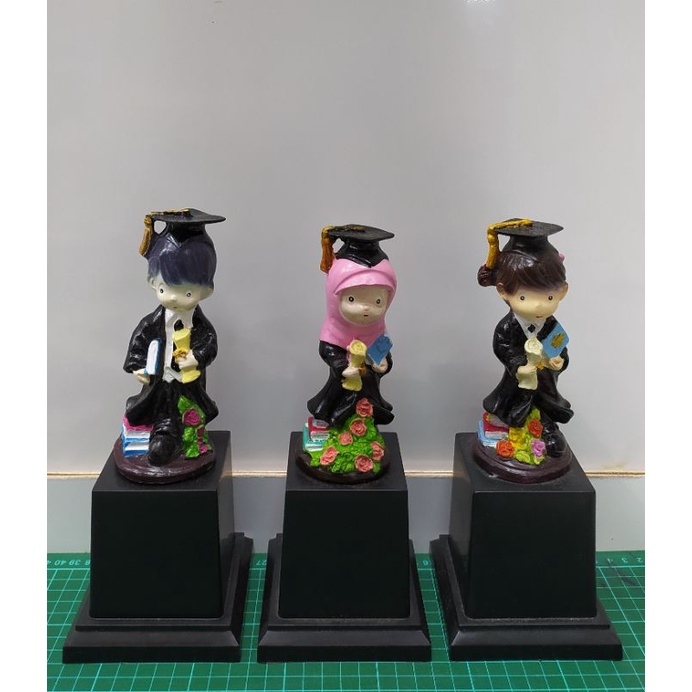 PATUNG WISUDA / PIALA WISUDA / TROPHY