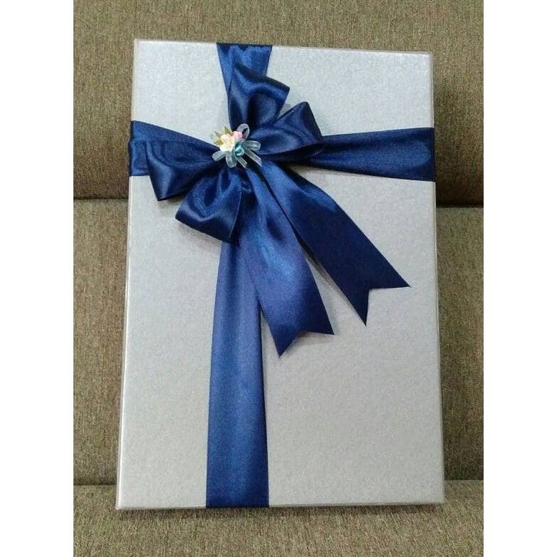 

FRESH Papyrus Kotak Kado Gift Box 20x30 Tinggi 5cm ISTIMEWA