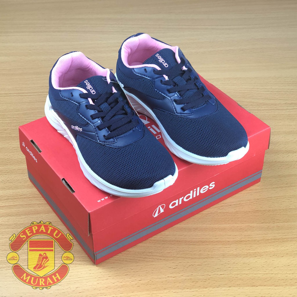 Sepatu Ardiles Wanita Iswari - Biru Navy