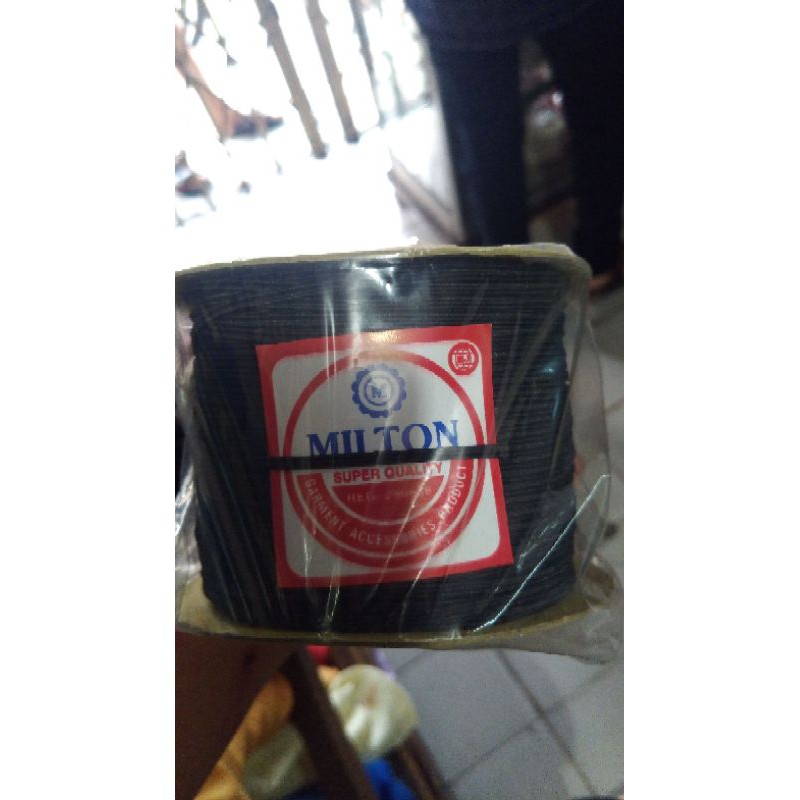 

karet milton hitam 3mm per 1 roll =250 yard