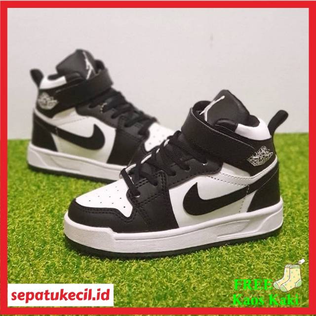Sepatu anak boot / sepatu anak basket / sepatu anak jordan putih