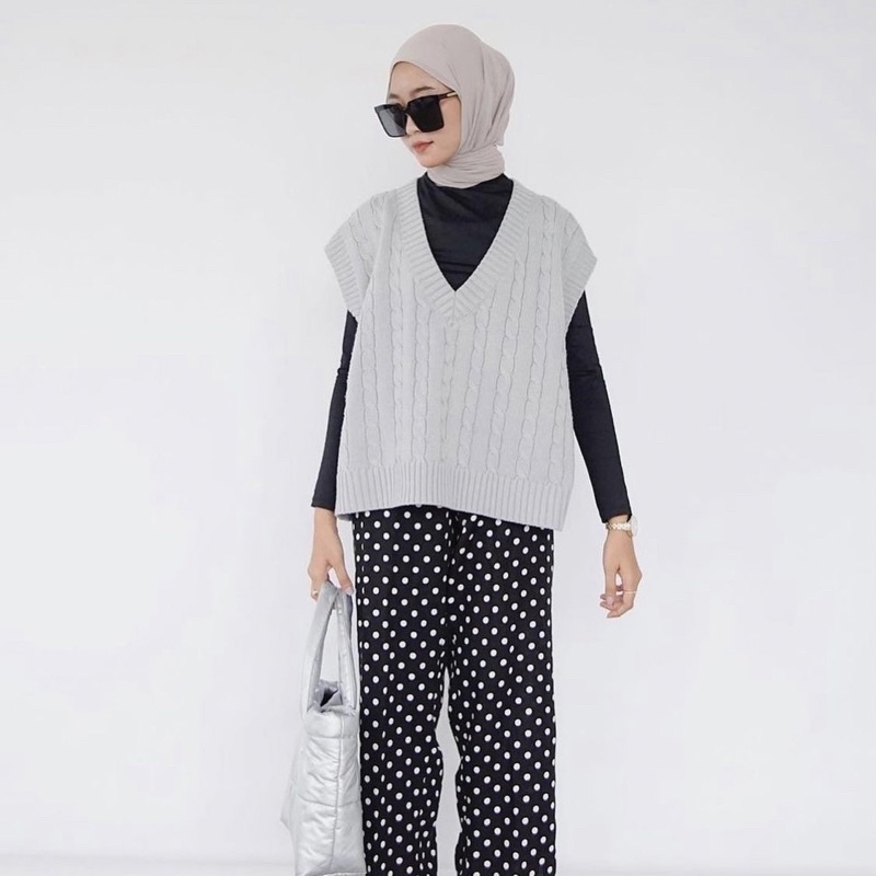 Saba Modest Cable Knit Vest GREY - Rompi Rajut Premium - Vest Rajut
