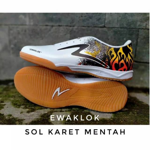 Sepatu futsal specs ewaklok murah