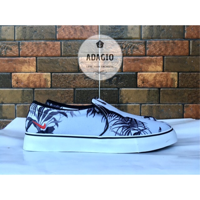 Nike Court Royale AC Slip On Original BNIB