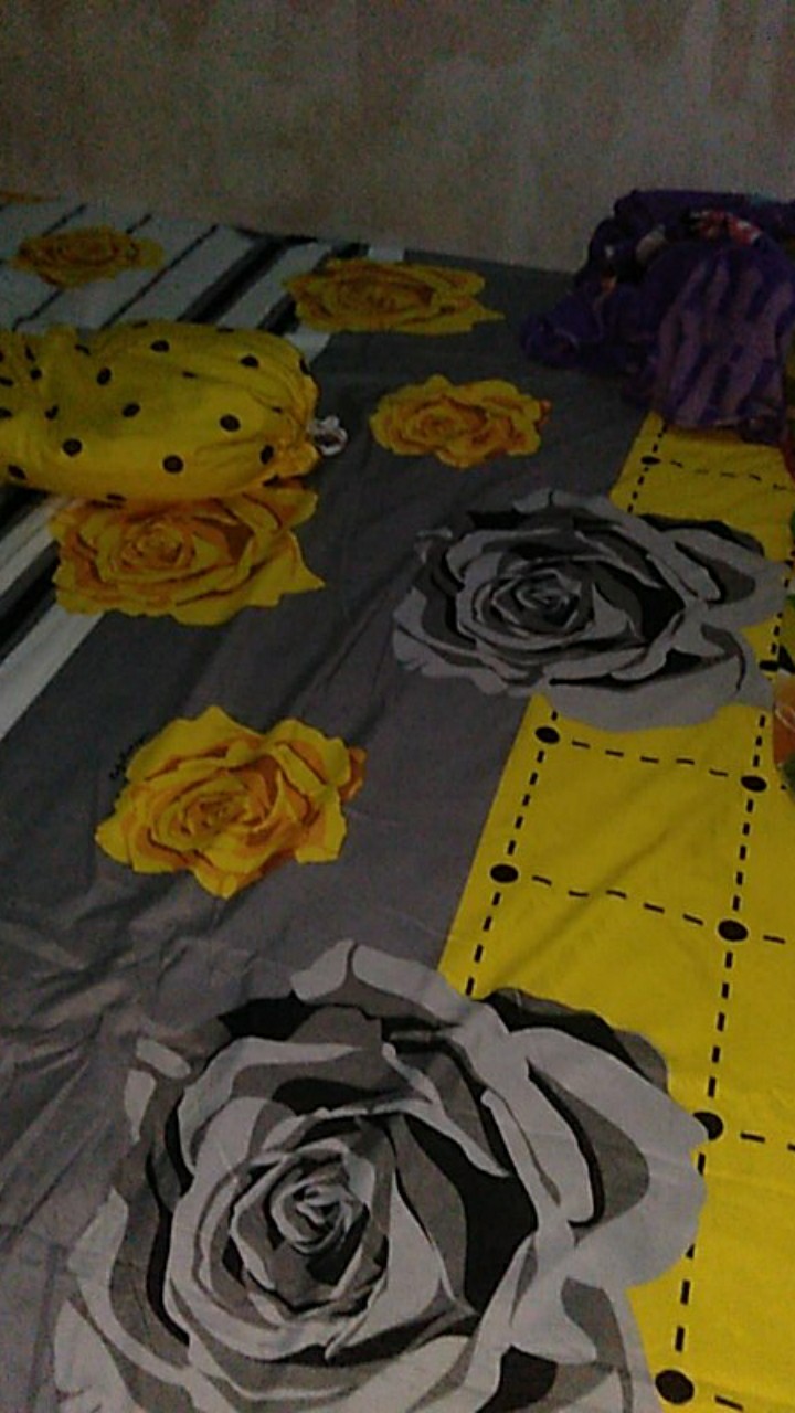 Sprei Lady Rose Uk. King (180x200) Dan Uk. Queen (160x200) Motif Bunga Bunga Kombinasi