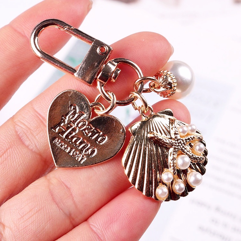 Ins Gantungan Kunci Bentuk Hati + Mutiara Imitasi + Huruf Warna Emas Charms