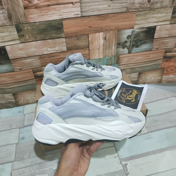 Sepatu Adidas Yeezy Boost 700 V2 Static Premium Original