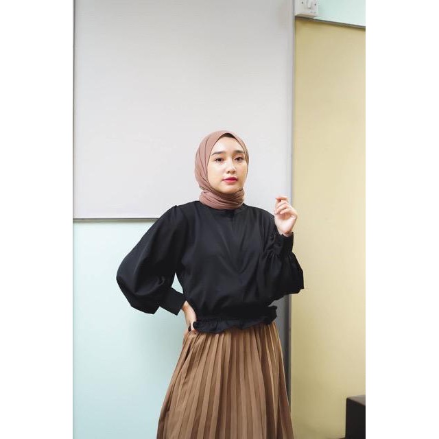 Katlina Blouse Polos Wolfish Premium Pusatgrosir_solo Hits Selebgram Fashion termurah Wanita