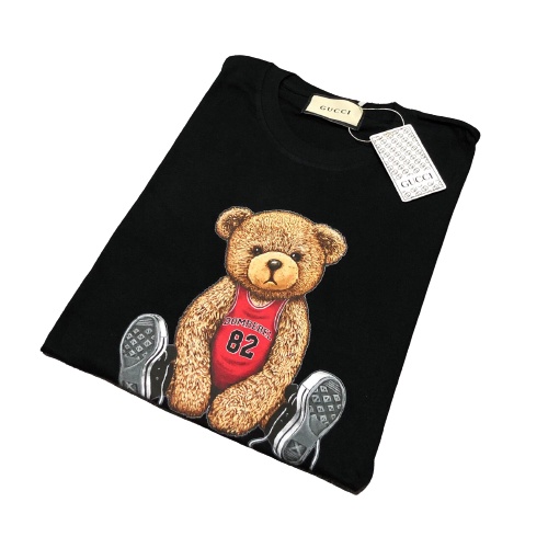 T - Shirt  GCC BEAR – Fashion Trendy Casual Unisex Good Brand Quality 99% Realpict  ✓ Bahan   : COTTON COMBED (  Nyaman, Halus di kulit, tidak Panas / Gerah, dan Menyerap Keringat ) ✓ Jahitan : Overdeck ✓ Sablon : Plastisol ( Tebal, Nyaman, Halus di kulit