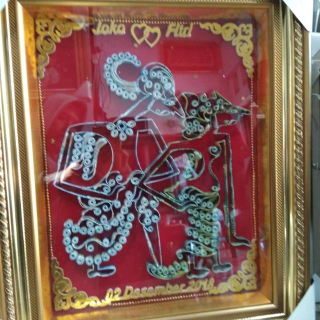 Mahar wayang uang kertas.