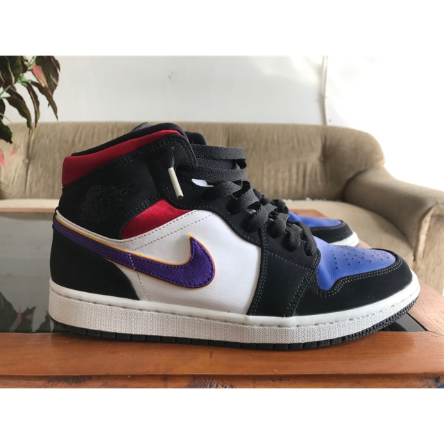 Jordan 1 top lakers 3