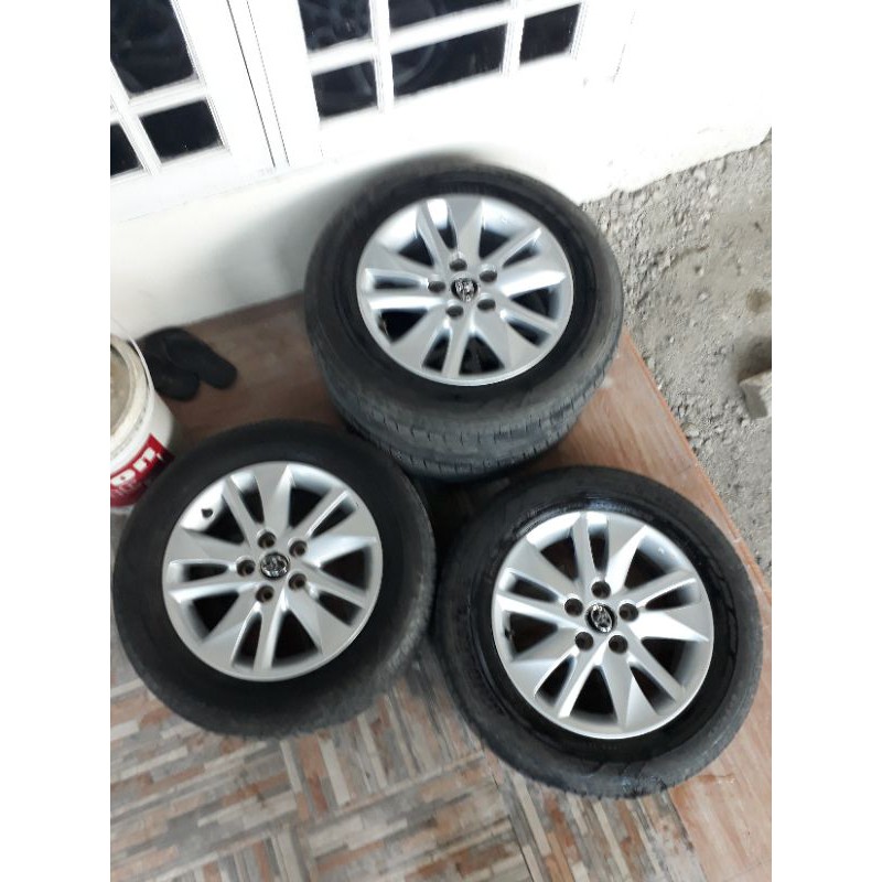 Velg dan ban mobil R 16 innova reborn
