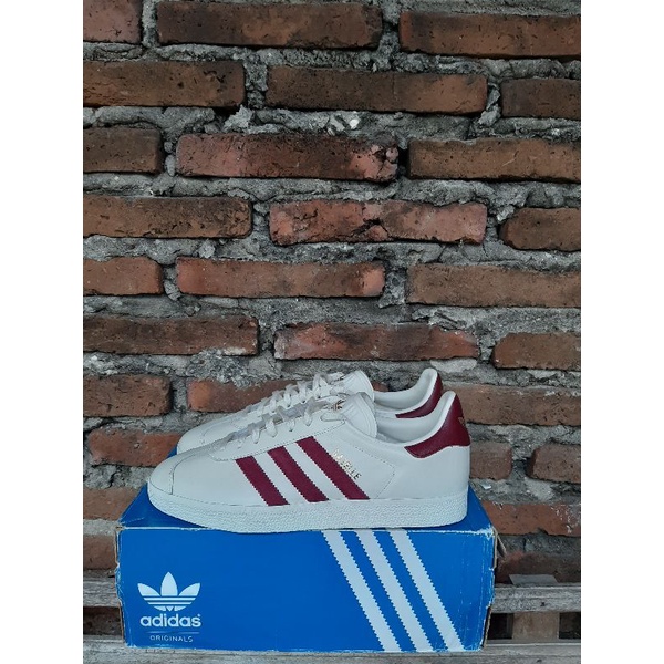 sepatu adidas gazelle moskva