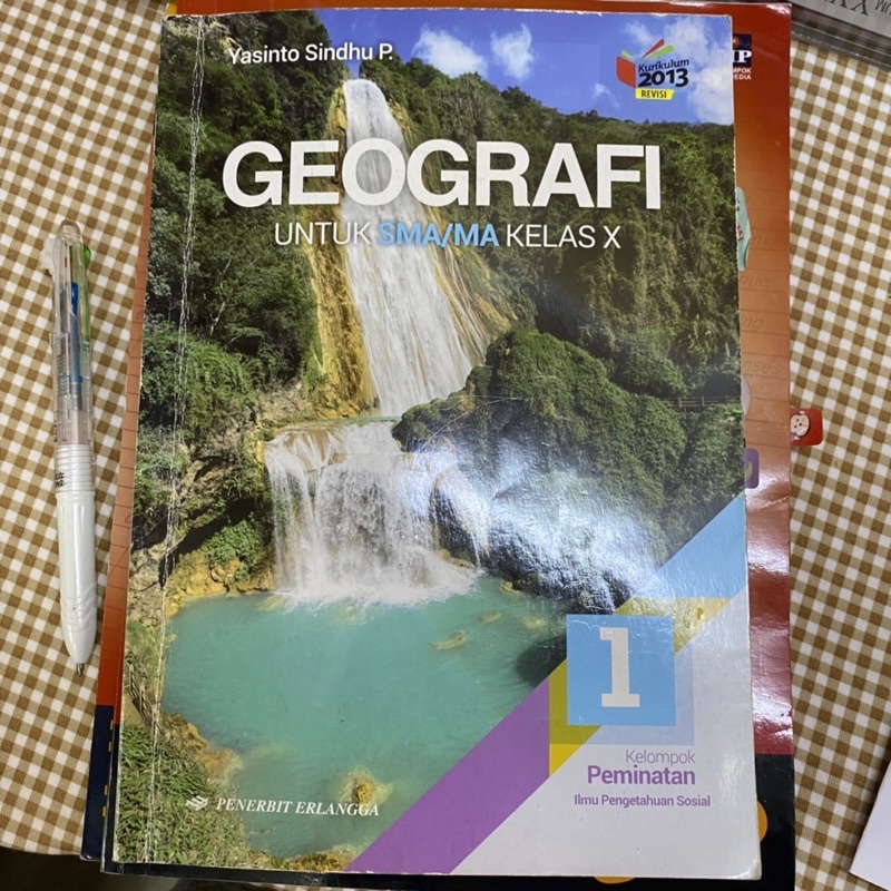Buku geografi kelas 10