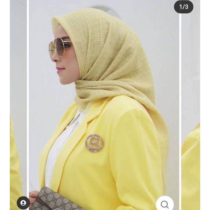 tapis square satin buttonscarves PL