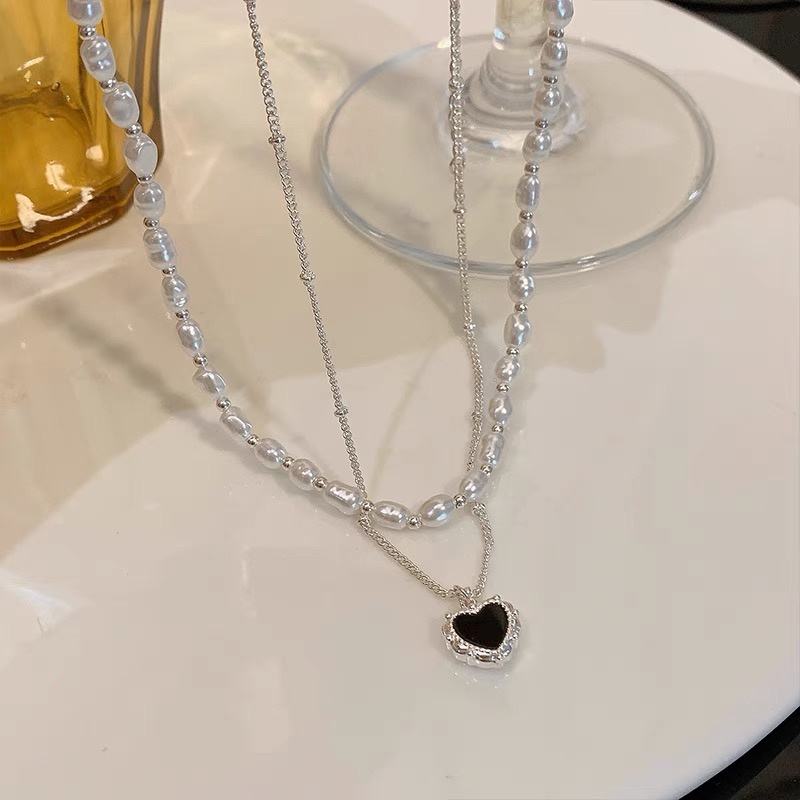 YEEZII Kalung Rantai Choker Liontin Hati Hitam Ganda Aksen Mutiara Warna Silver Untuk Aksesoris Perhiasan Wanita