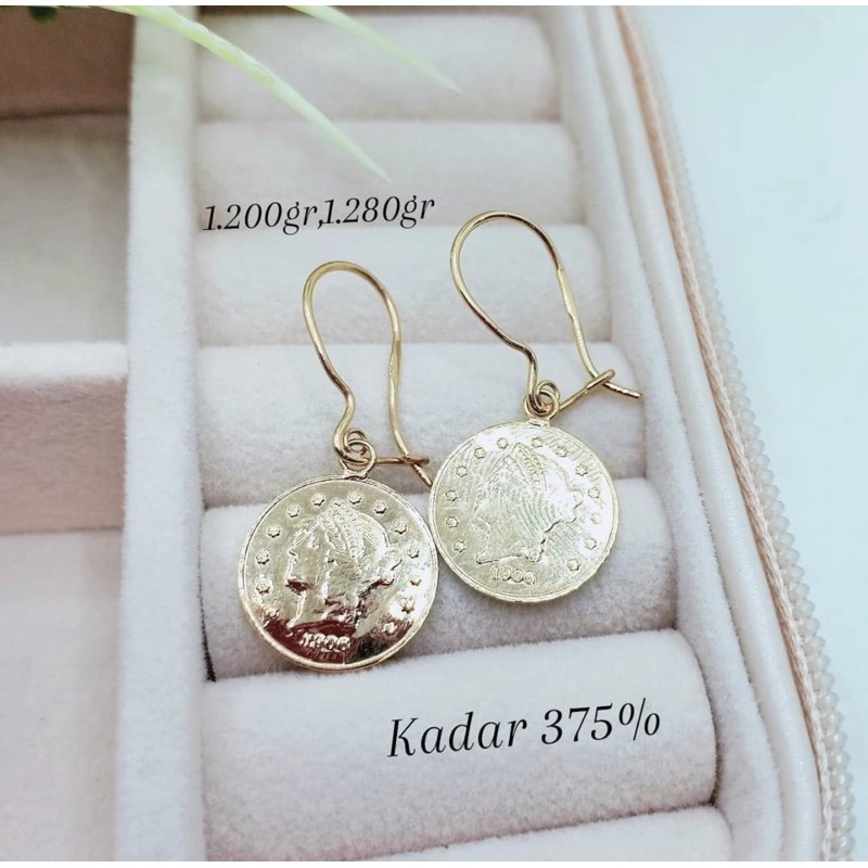Anting anting Coin Emas