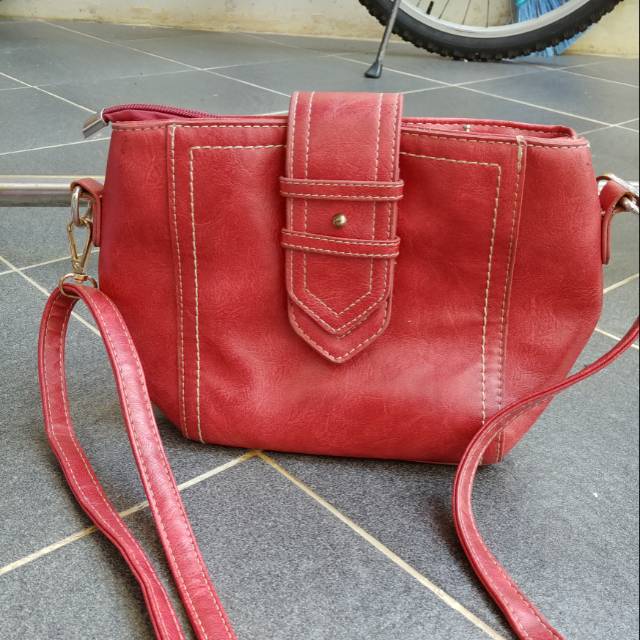 Sling bag merah preloved