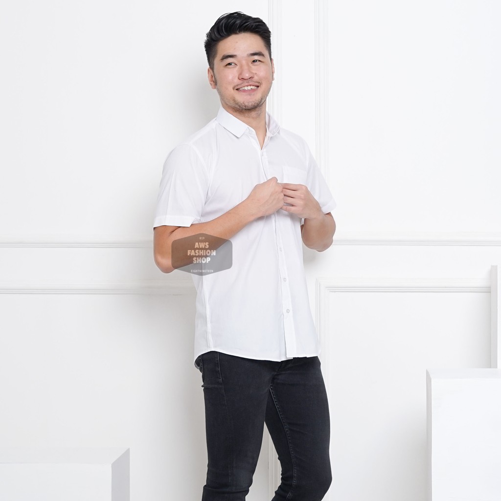 Kemeja Pria Lengan Pendek Putih Polos Full White Pria Cowok Casual Slimfit Kerja 3295