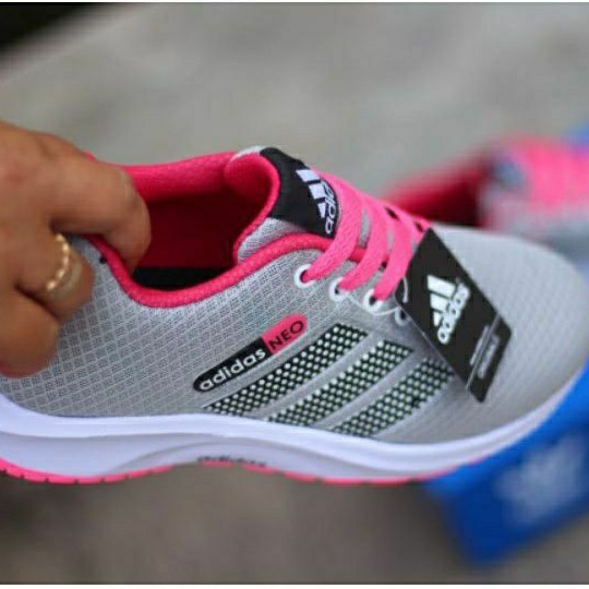 Sepatu Olahraga Sneakers Wanita/ Perempuan  Sport Sneakers 36-40