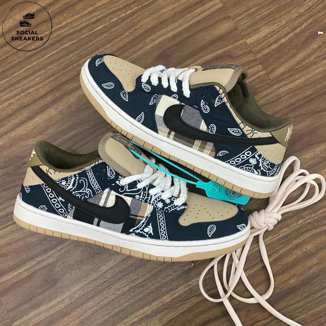 Sepatu Sneakers Fashion Nike SB Dunk Low X Travis Scott Pria Wanita - 36 -terlaris