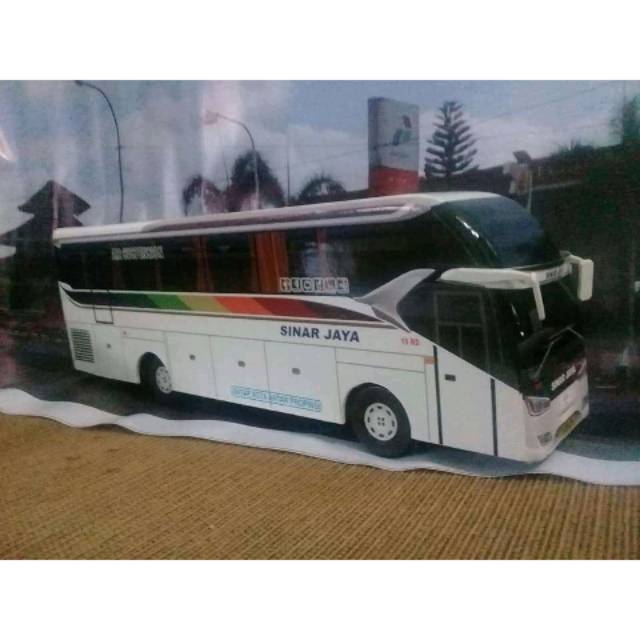 Miniatur bus sinar jaya sr2